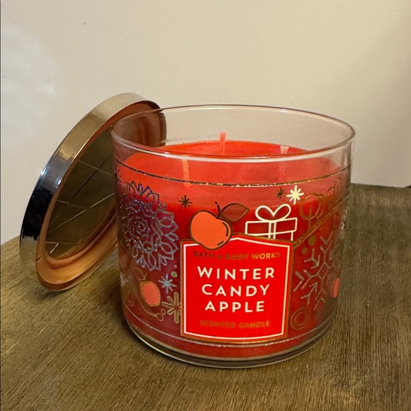 Bath & Body Works Winter Candy Apple Red Candle - Picture 5 of 9